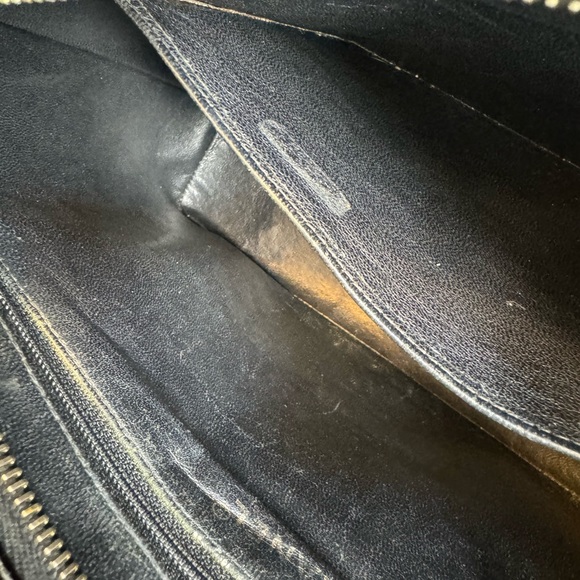 CHANEL Balck Quilted Patent Leather Tote - Picture 12 of 13